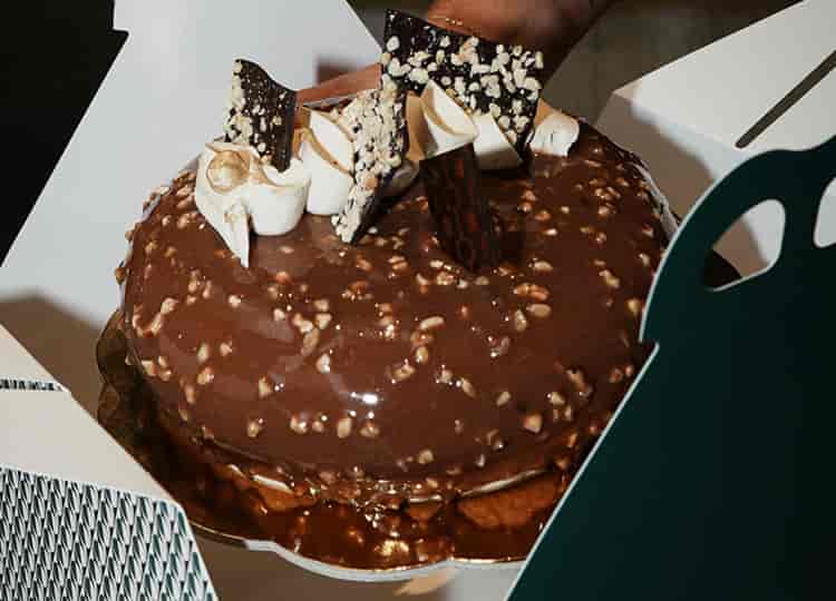 5% Off Celebration Cakes 