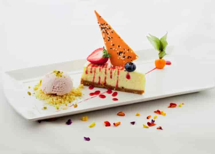 Complimentary dessert with Min. Spend SGD 300++